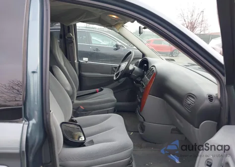 2005 Chrysler Town & Country z USA, uszkodzony, nr VIN 1C4GP45R55B239046